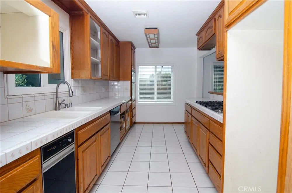 13563 Montague Arleta, CA 91331