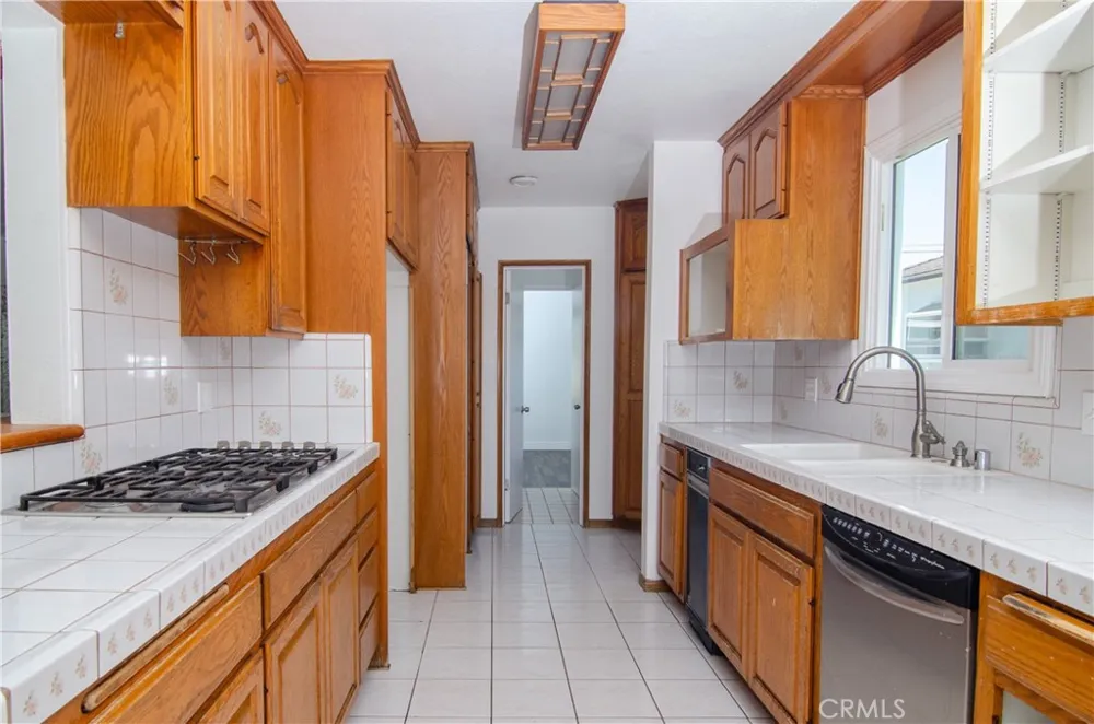 13563 Montague Arleta, CA 91331