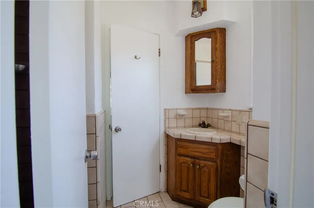 13563 Montague Arleta, CA 91331