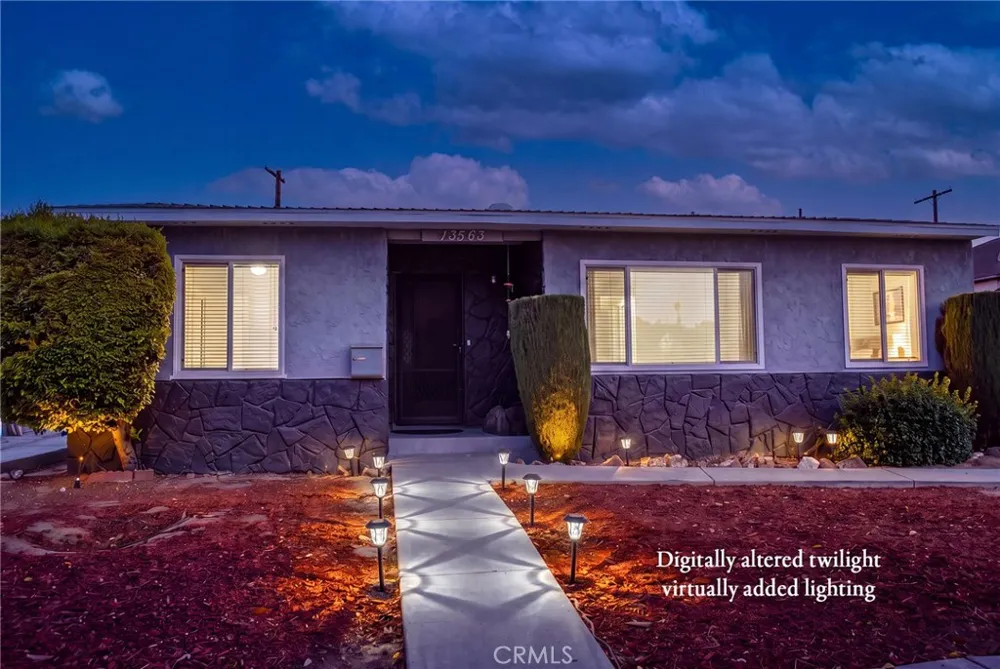 13563 Montague Arleta, CA 91331