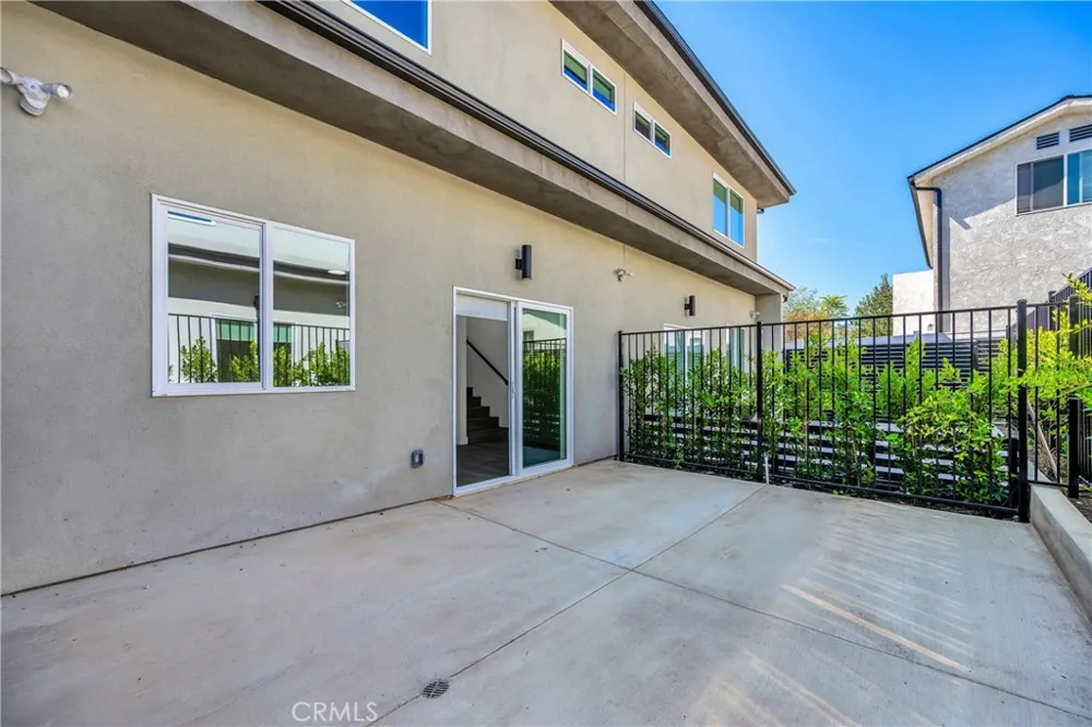 10882 Dora Sun Valley, CA 91352