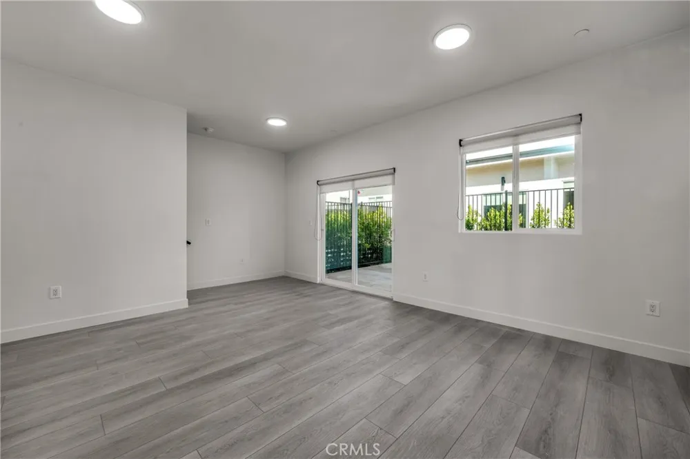 10882 Dora Sun Valley, CA 91352
