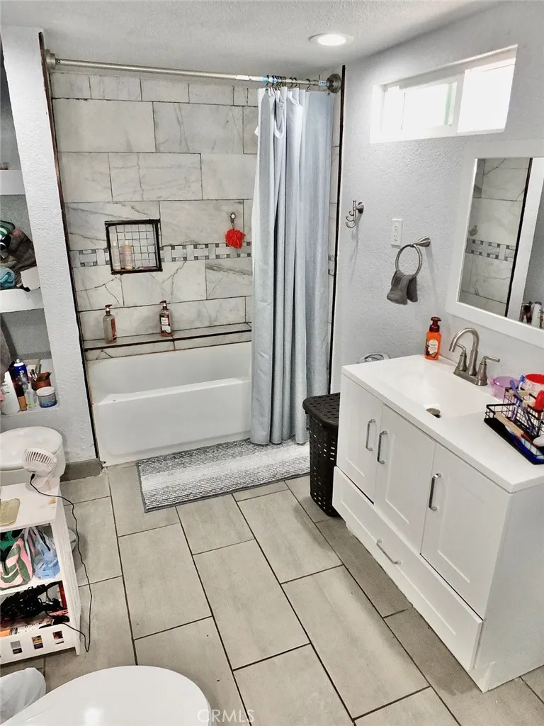 13912 S Parmelee Compton, CA 90222