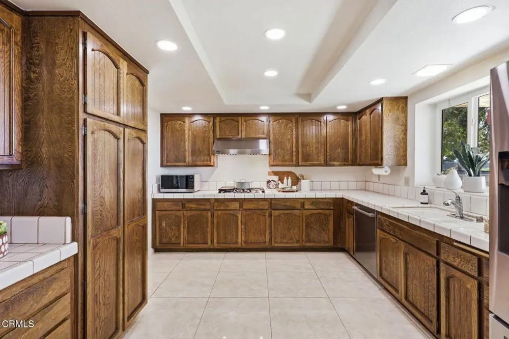 1910 Ivanhoe Avenue Oxnard, CA 93030