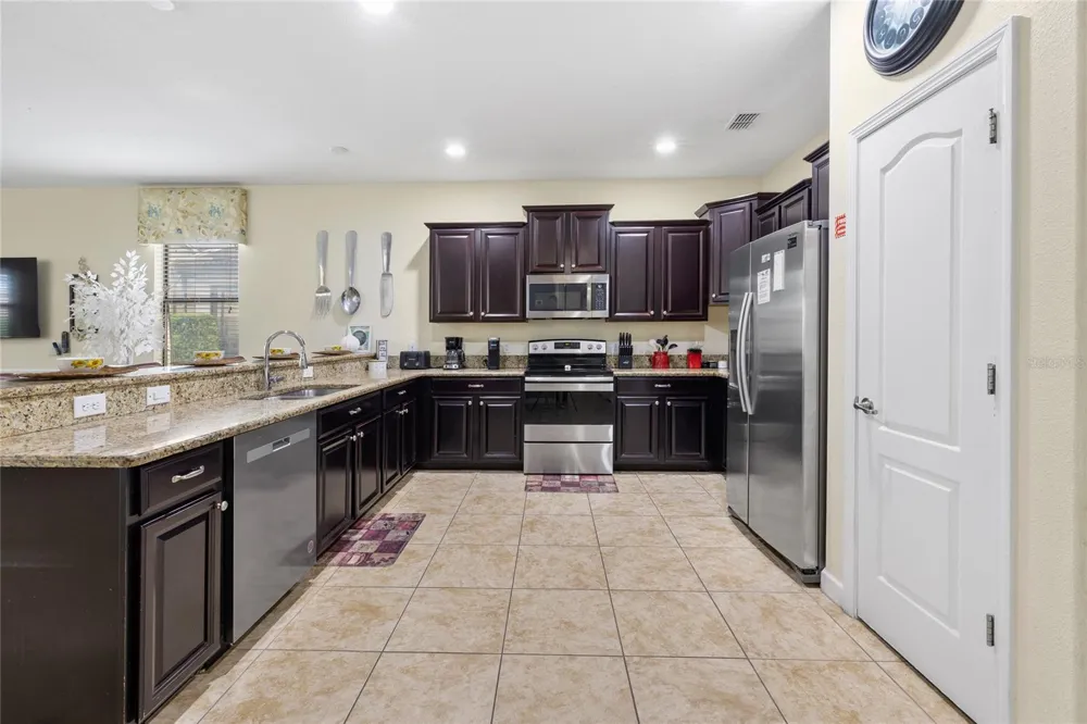 1478 MOON VALLEY DRIVE Davenport, FL 33896