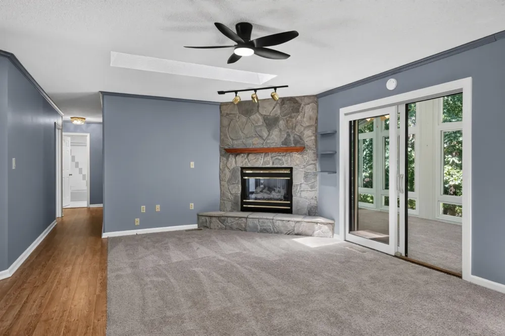 245 Lakeview Dr Crossville, TN 38558