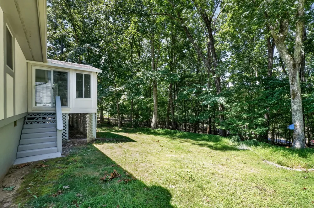 245 Lakeview Dr Crossville, TN 38558