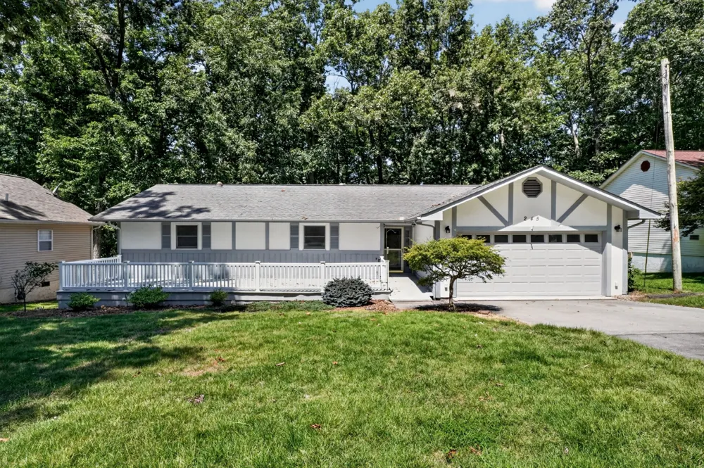 245 Lakeview Dr Crossville, TN 38558