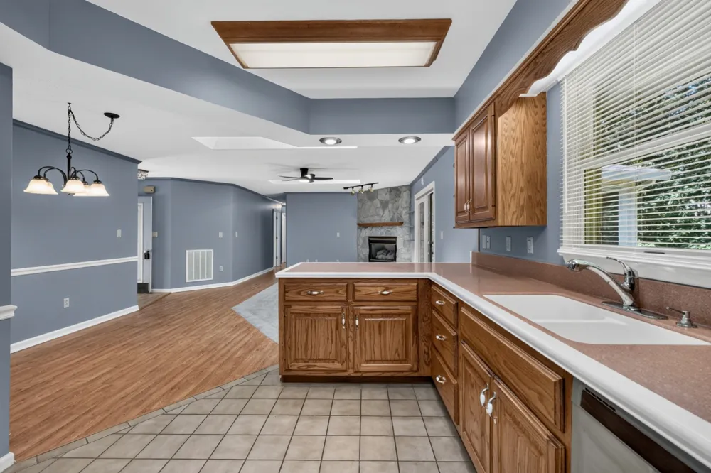 245 Lakeview Dr Crossville, TN 38558
