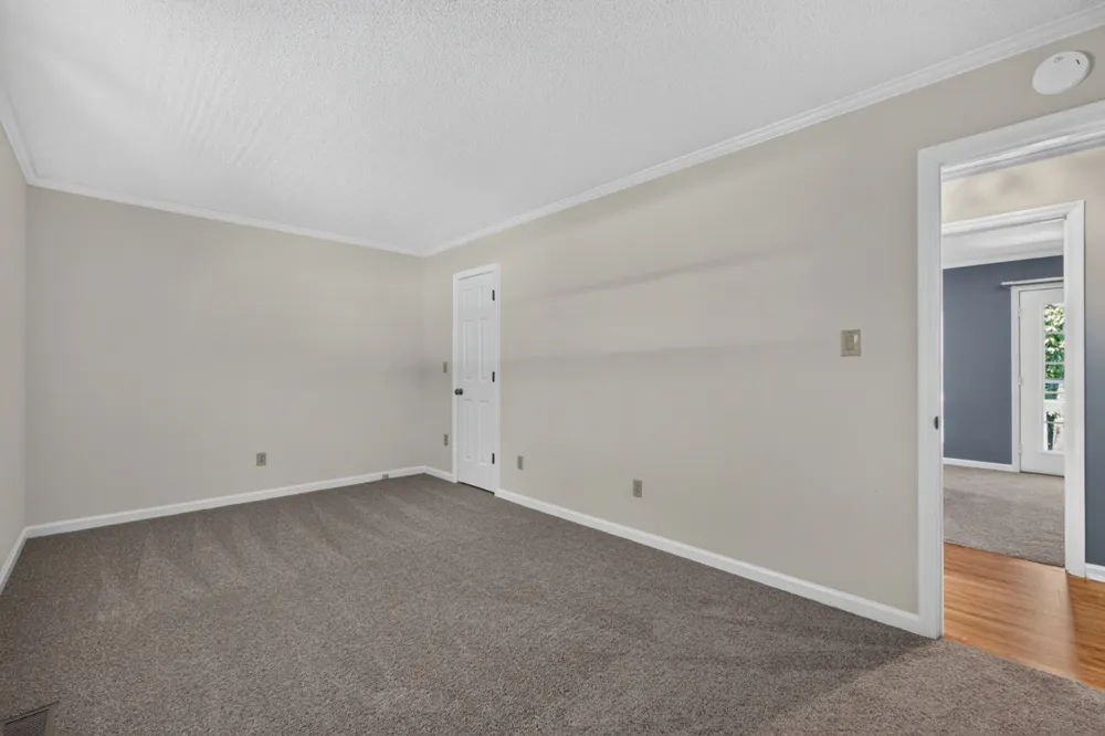 245 Lakeview Dr Crossville, TN 38558