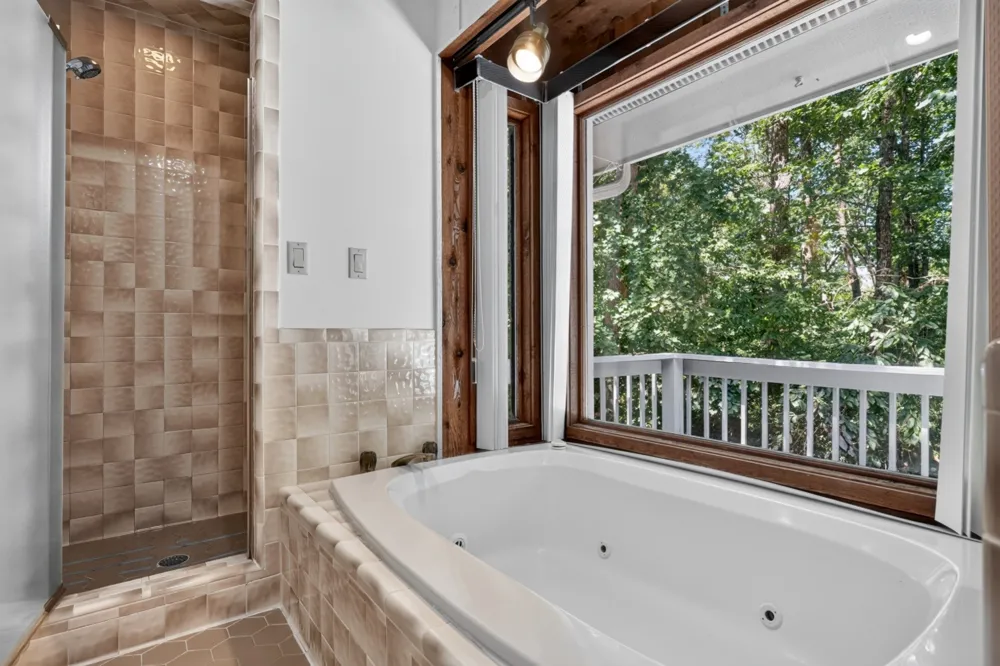 245 Lakeview Dr Crossville, TN 38558