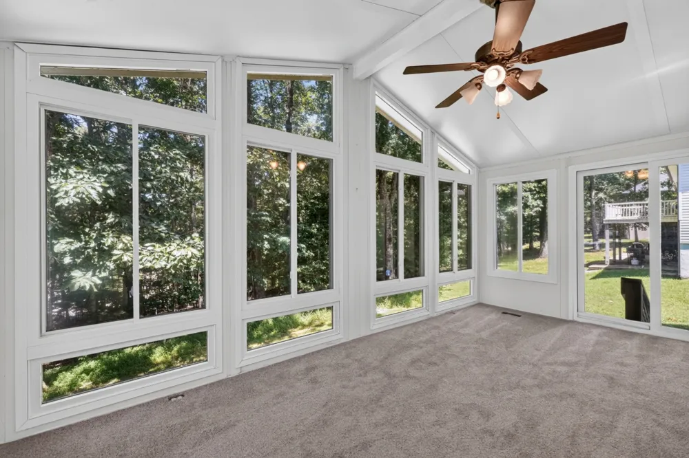 245 Lakeview Dr Crossville, TN 38558