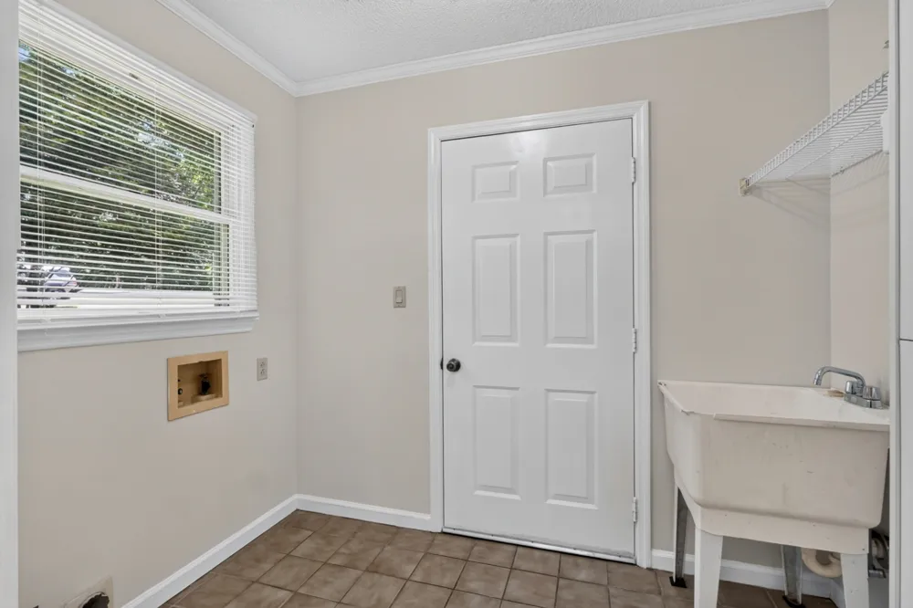 245 Lakeview Dr Crossville, TN 38558