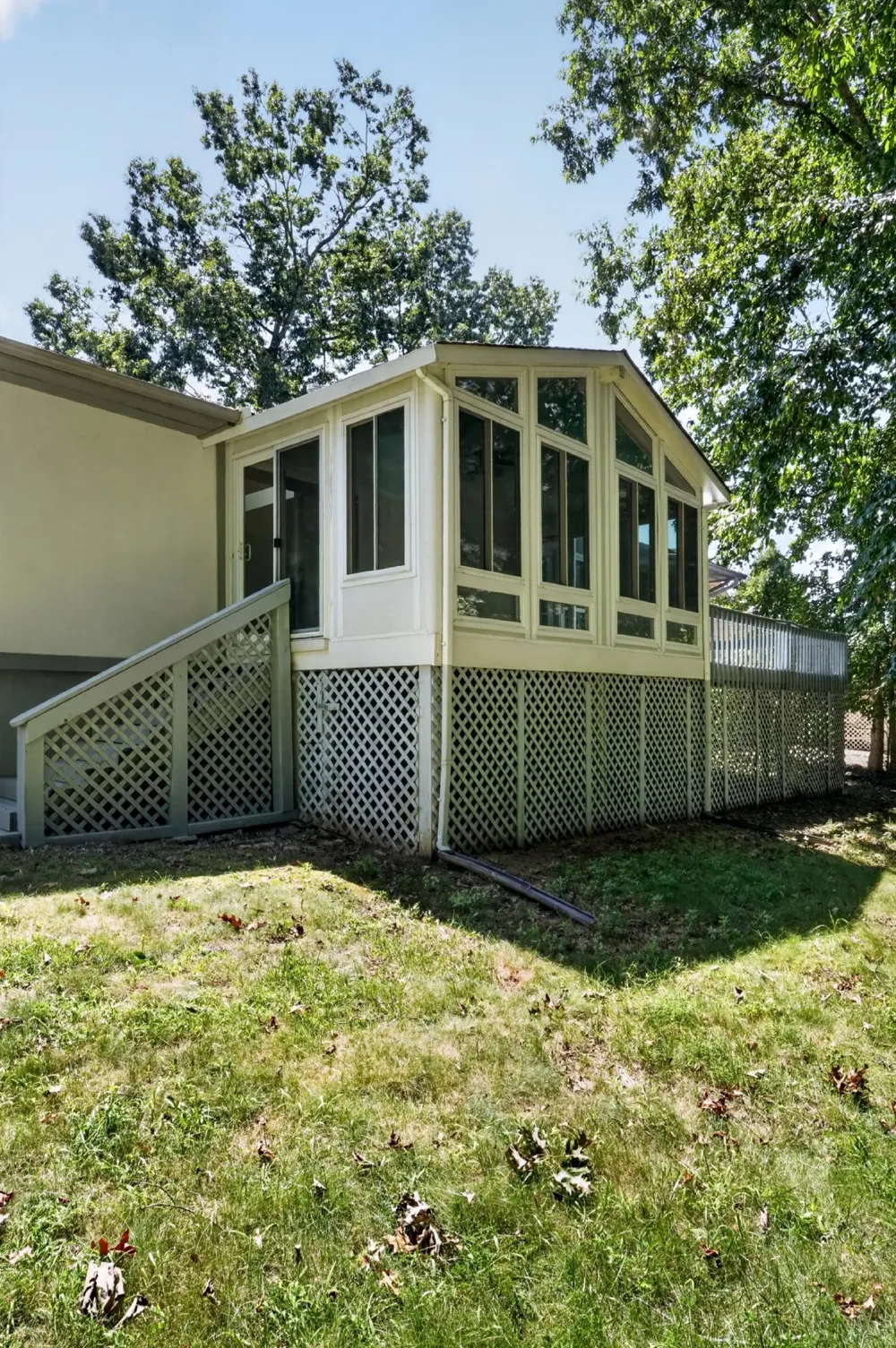 245 Lakeview Dr Crossville, TN 38558