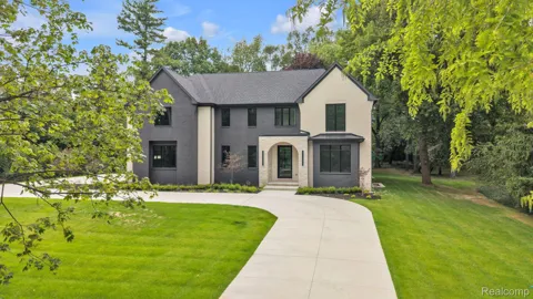 4546 Niagara Lane