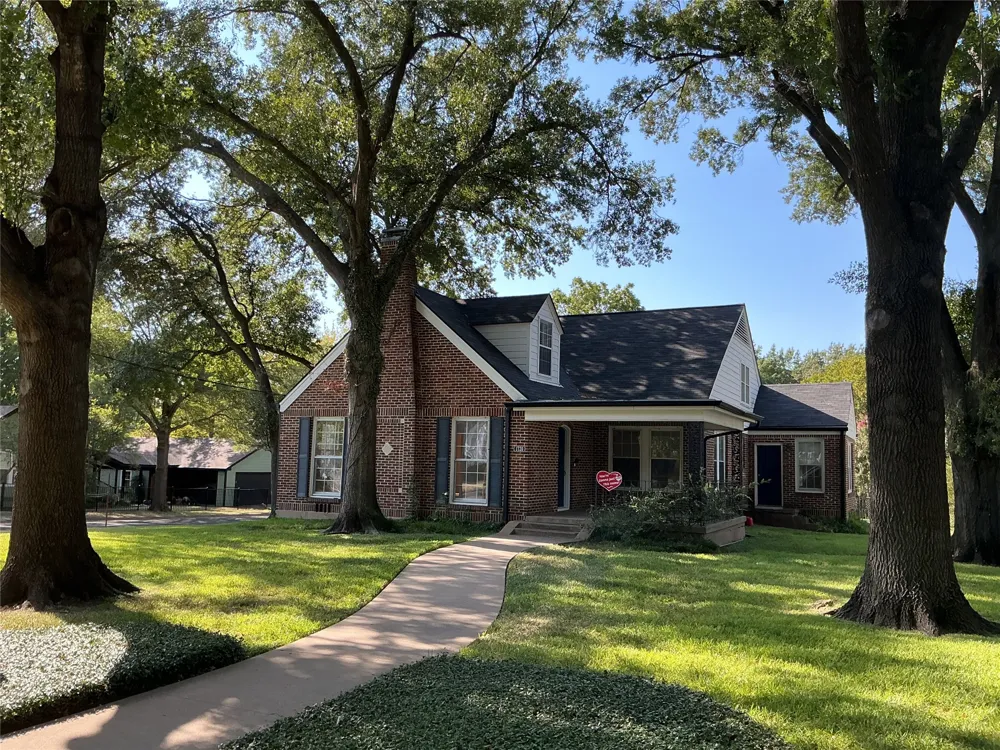 1720 Sycamore Avenue Corsicana, TX 75110
