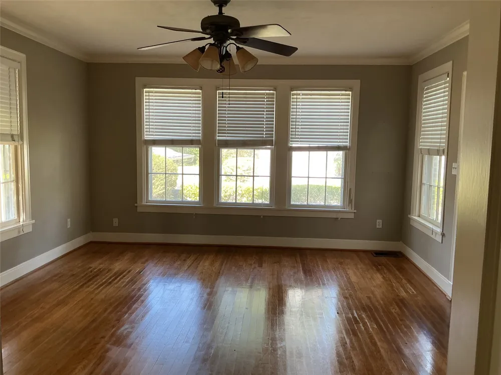 1720 Sycamore Avenue Corsicana, TX 75110