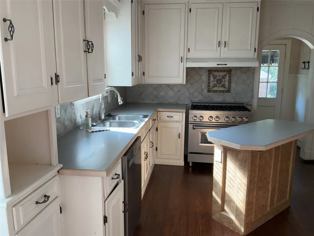 1720 Sycamore Avenue Corsicana, TX 75110
