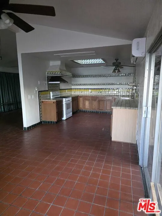 17320 Grand Avenue Lake Elsinore, CA 92530