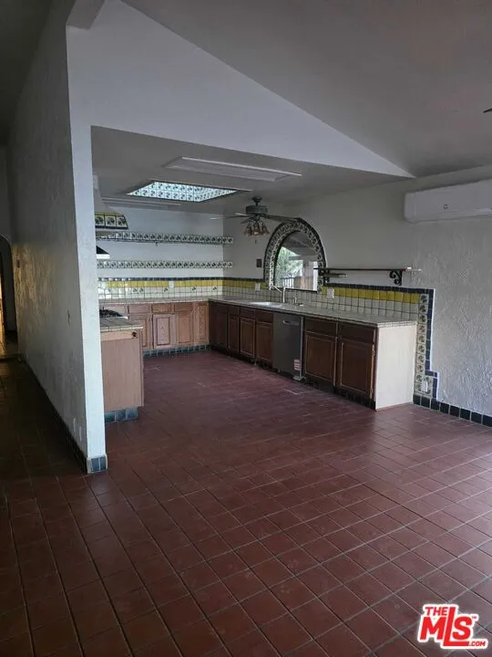 17320 Grand Avenue Lake Elsinore, CA 92530