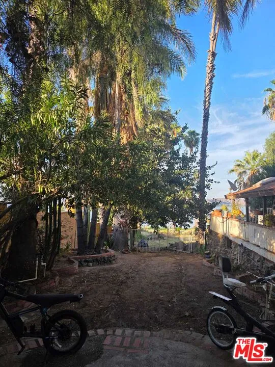 17320 Grand Avenue Lake Elsinore, CA 92530