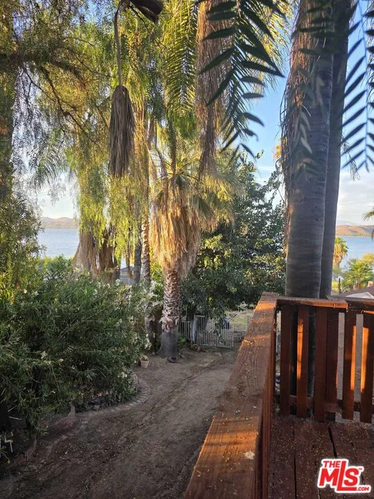 17320 Grand Avenue Lake Elsinore, CA 92530