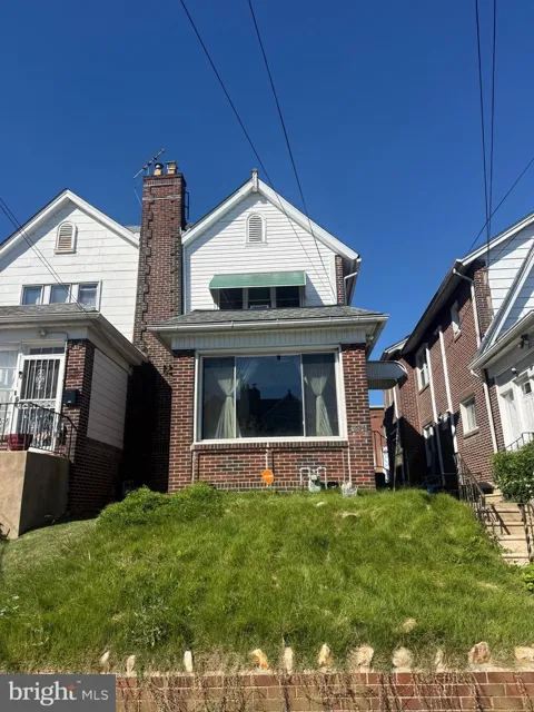 1056 SERRILL AVENUE