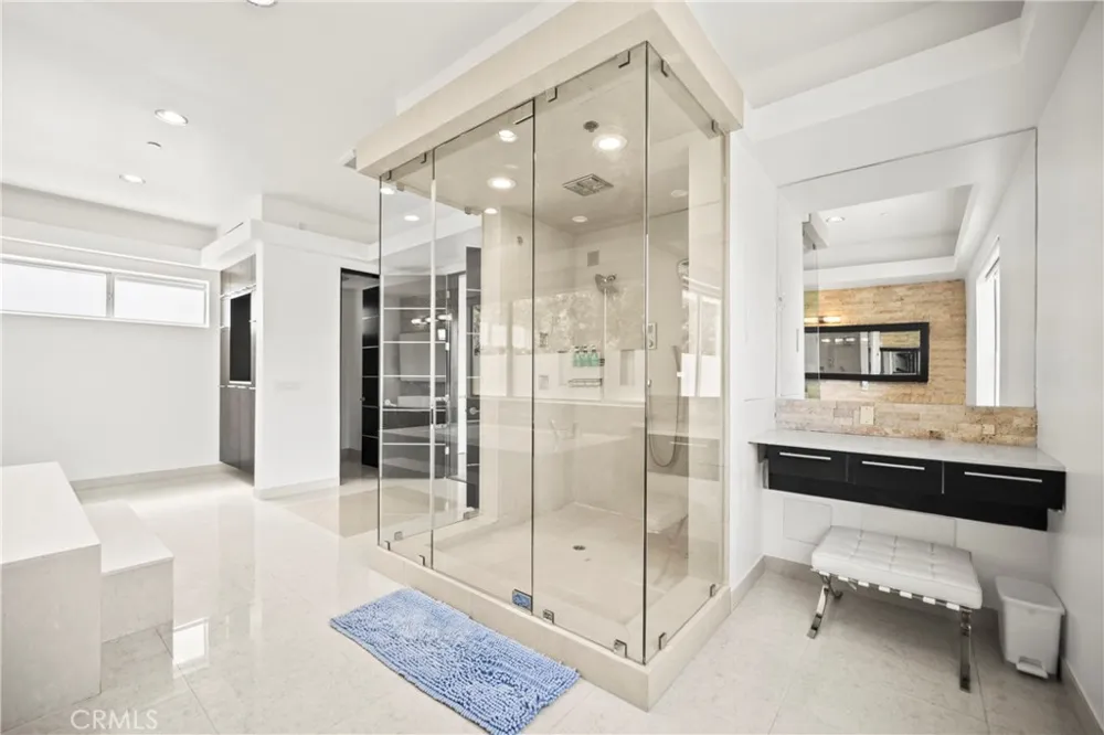 12148 Travis Los Angeles, CA 90049