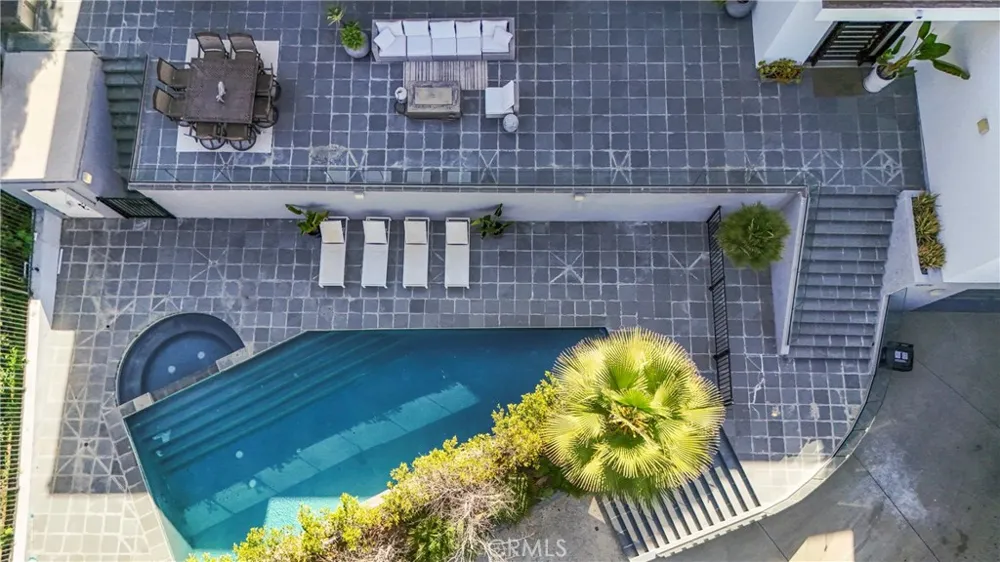12148 Travis Los Angeles, CA 90049