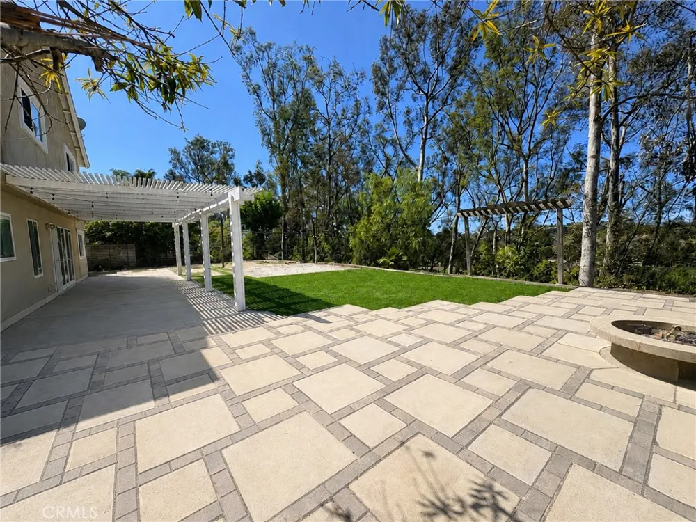 25891 Via Viento Mission Viejo, CA 92691