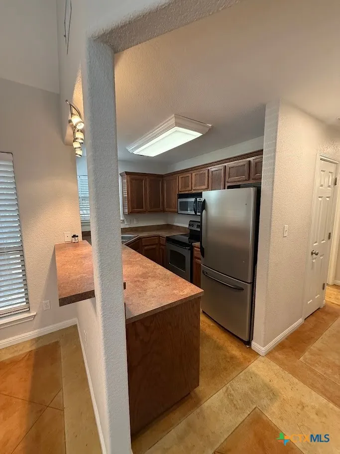 1256 Lonesome Canyon Lake, TX 78133