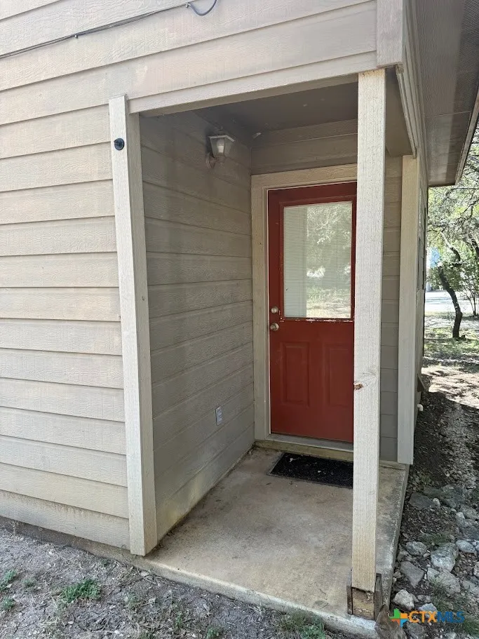 1256 Lonesome Canyon Lake, TX 78133