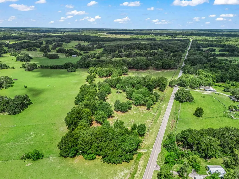 10660 E BUSHNELL ROAD Floral City, FL 34436