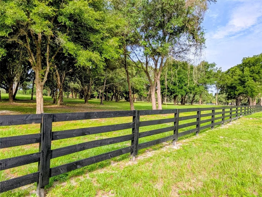 10660 E BUSHNELL ROAD Floral City, FL 34436