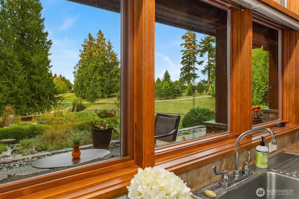 6754 Owl Lane Clinton, WA 98236