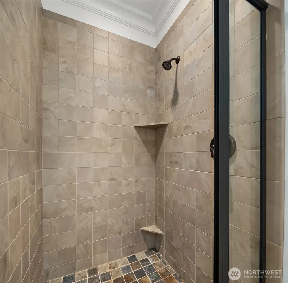 6754 Owl Lane Clinton, WA 98236