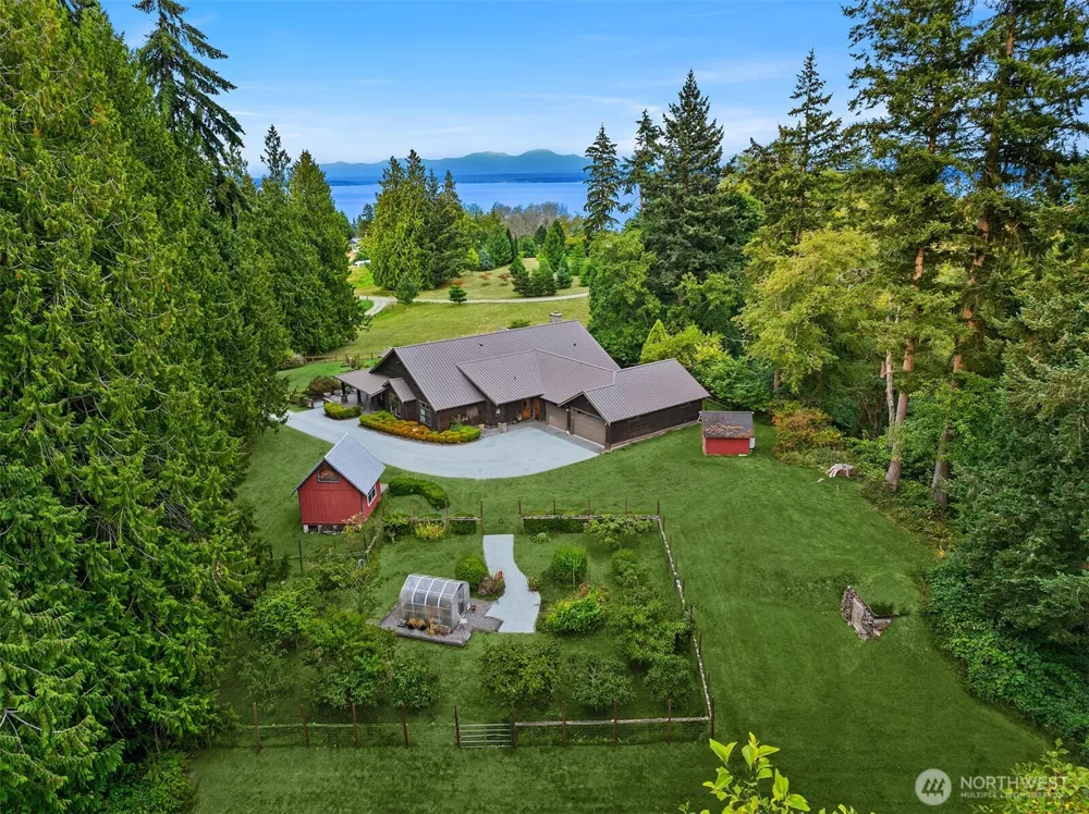 6754 Owl Lane Clinton, WA 98236