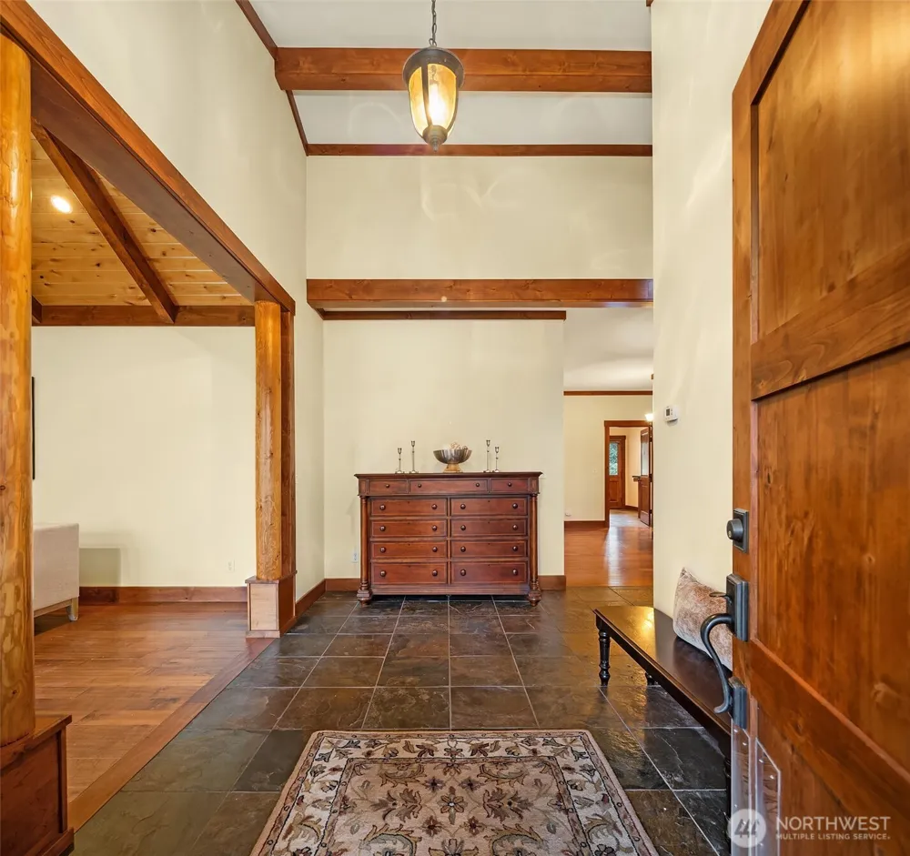 6754 Owl Lane Clinton, WA 98236