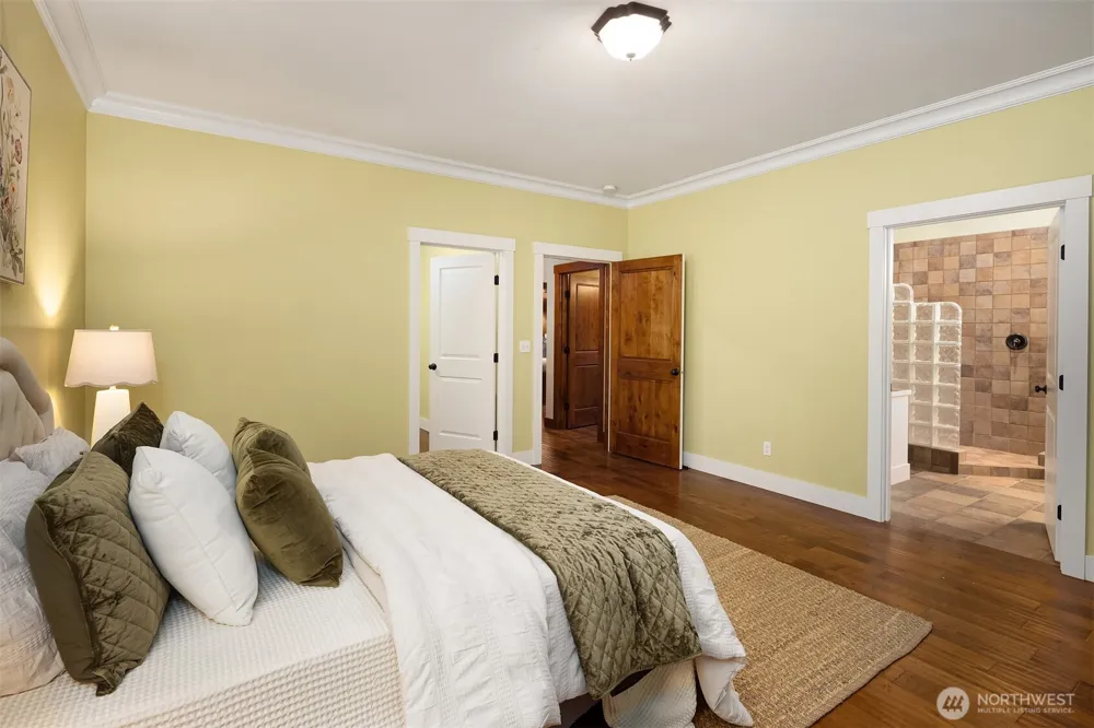 6754 Owl Lane Clinton, WA 98236