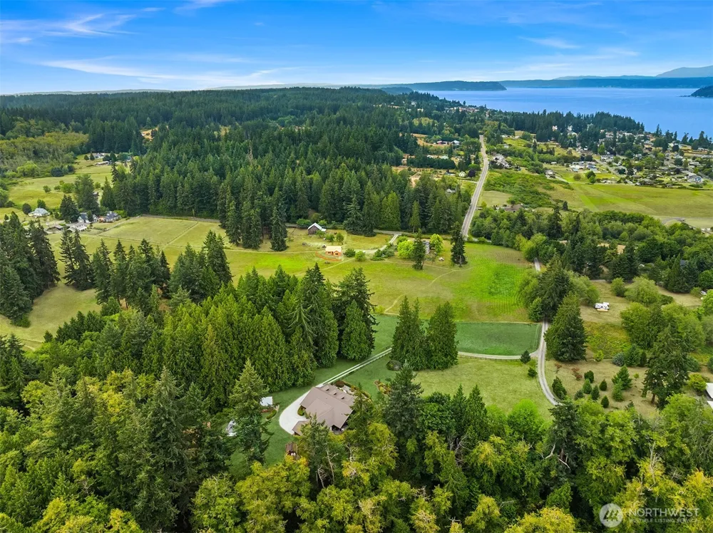 6754 Owl Lane Clinton, WA 98236