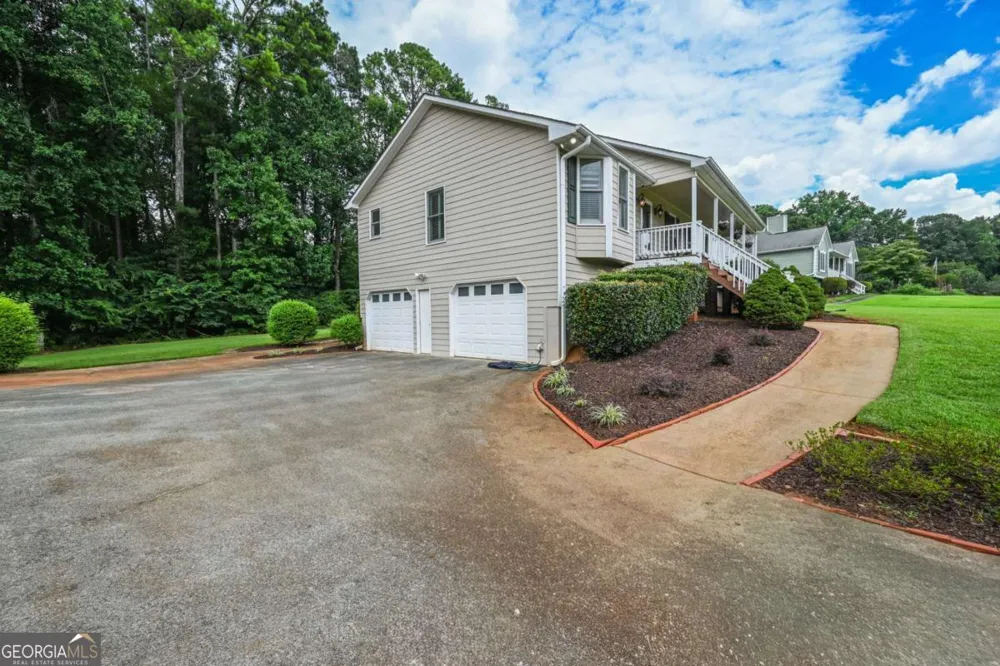 114 Valley Farm LN Acworth, GA 30102