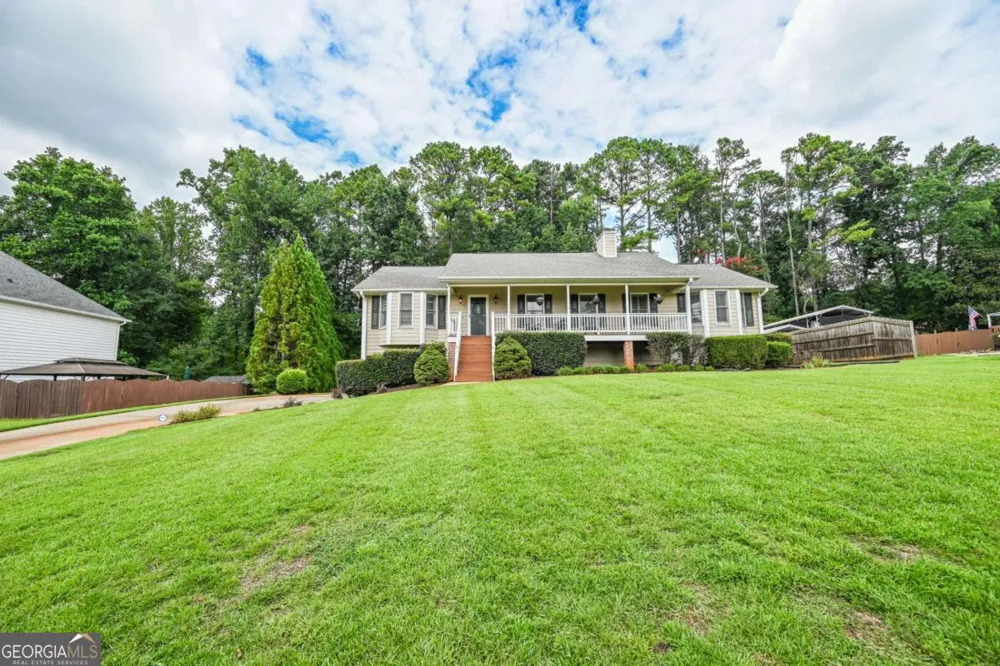 114 Valley Farm LN Acworth, GA 30102