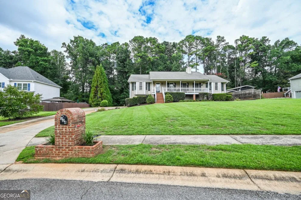 114 Valley Farm LN Acworth, GA 30102