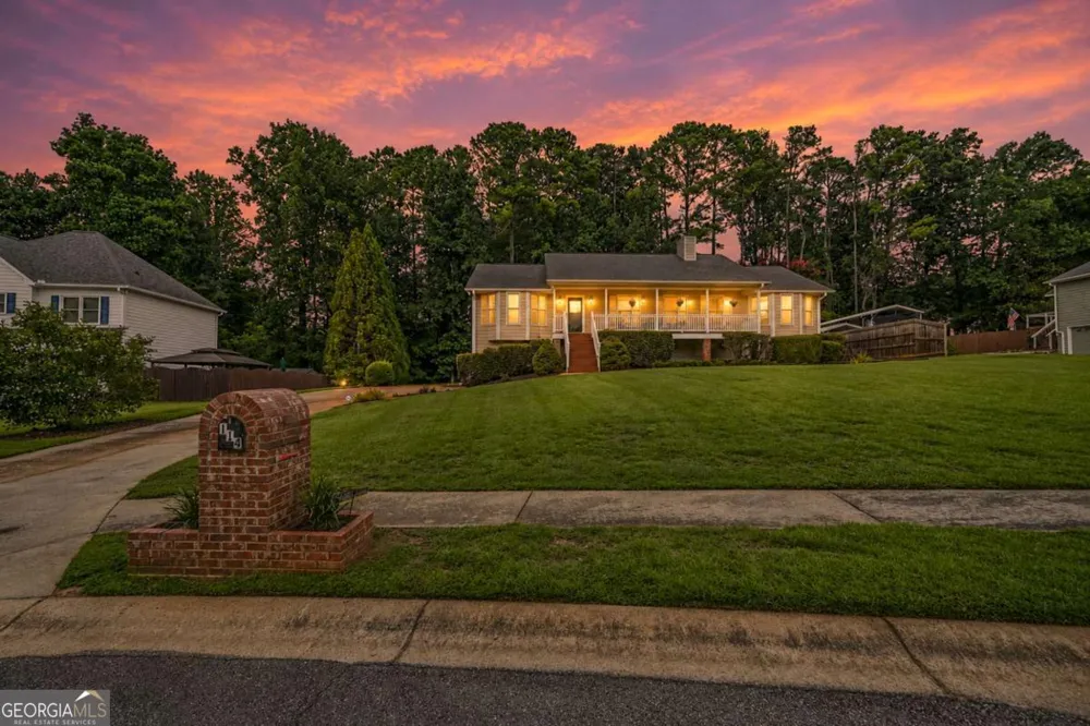 114 Valley Farm LN Acworth, GA 30102