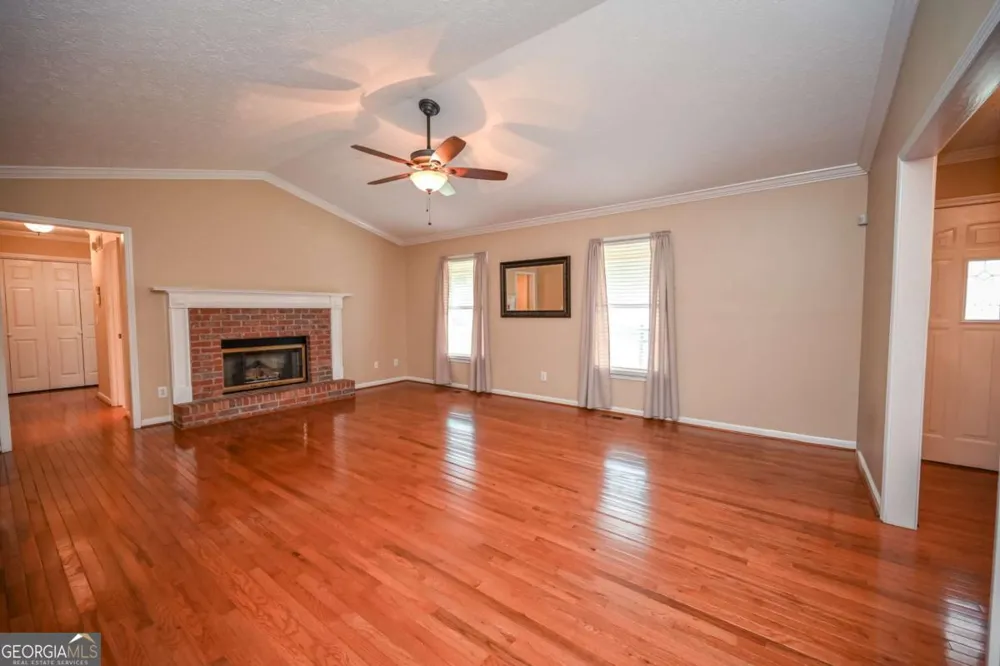114 Valley Farm LN Acworth, GA 30102