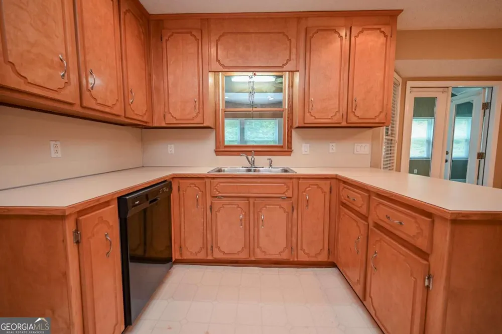 114 Valley Farm LN Acworth, GA 30102
