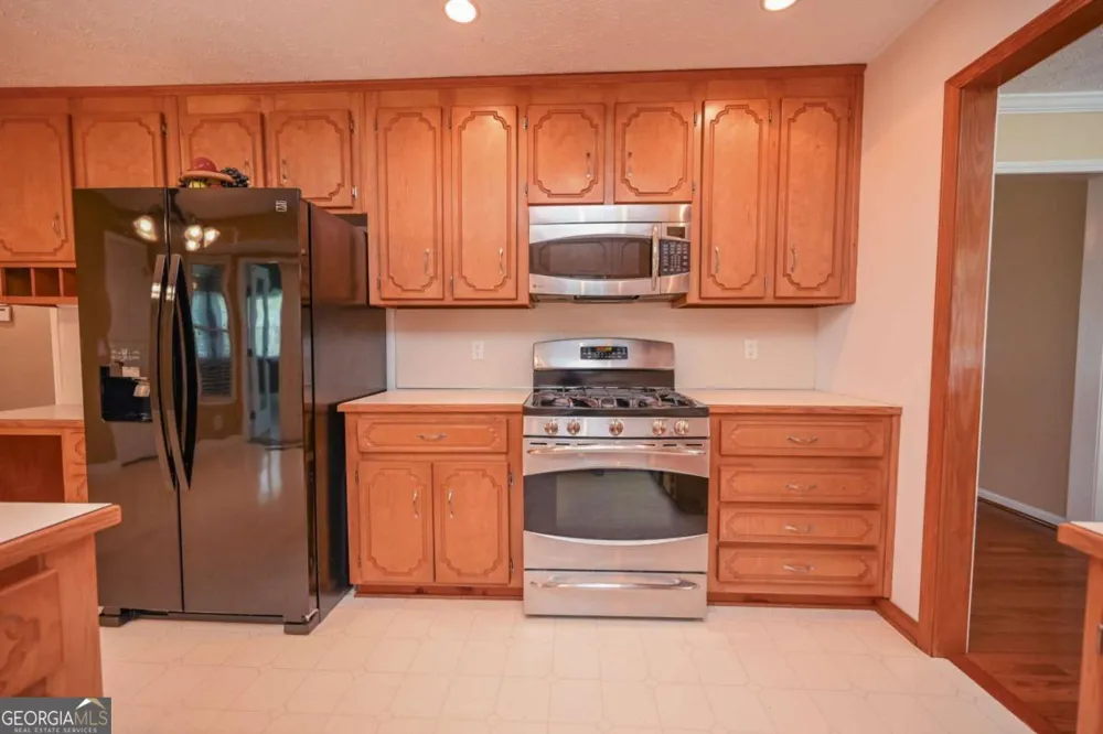 114 Valley Farm LN Acworth, GA 30102