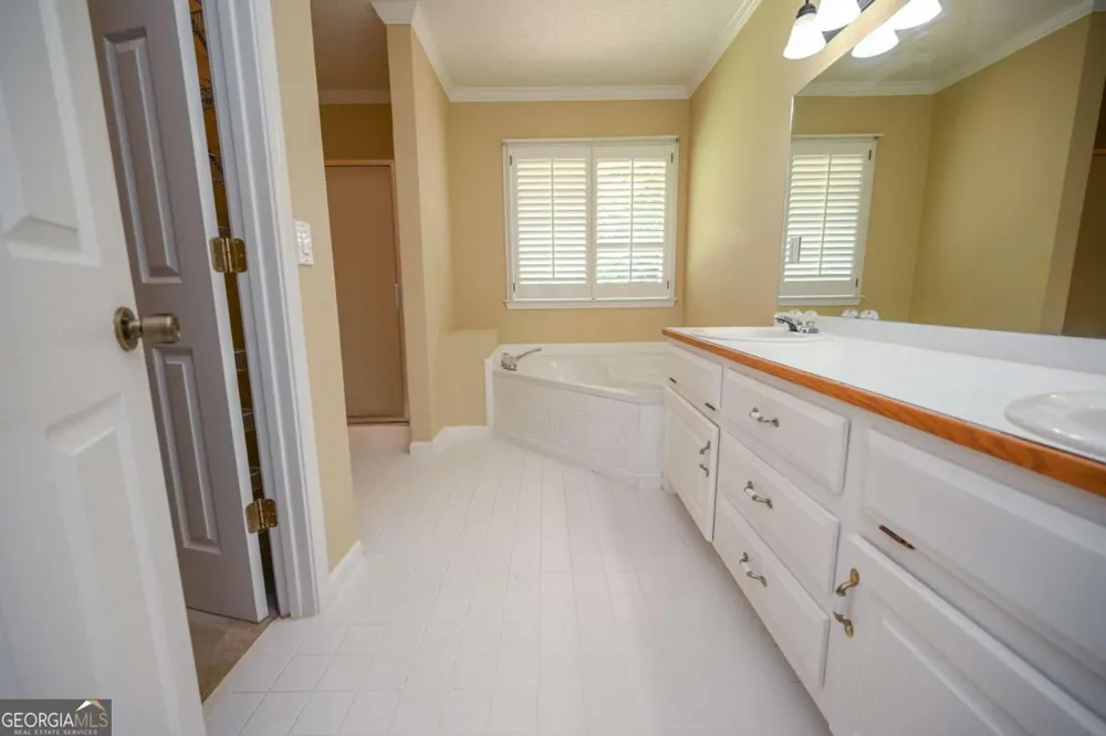 114 Valley Farm LN Acworth, GA 30102
