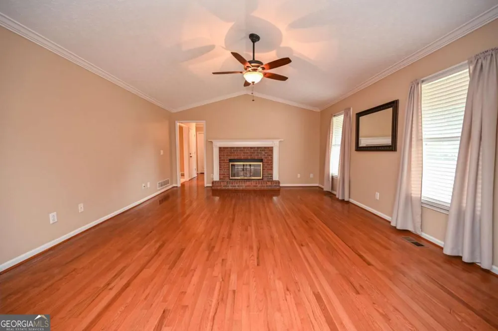 114 Valley Farm LN Acworth, GA 30102