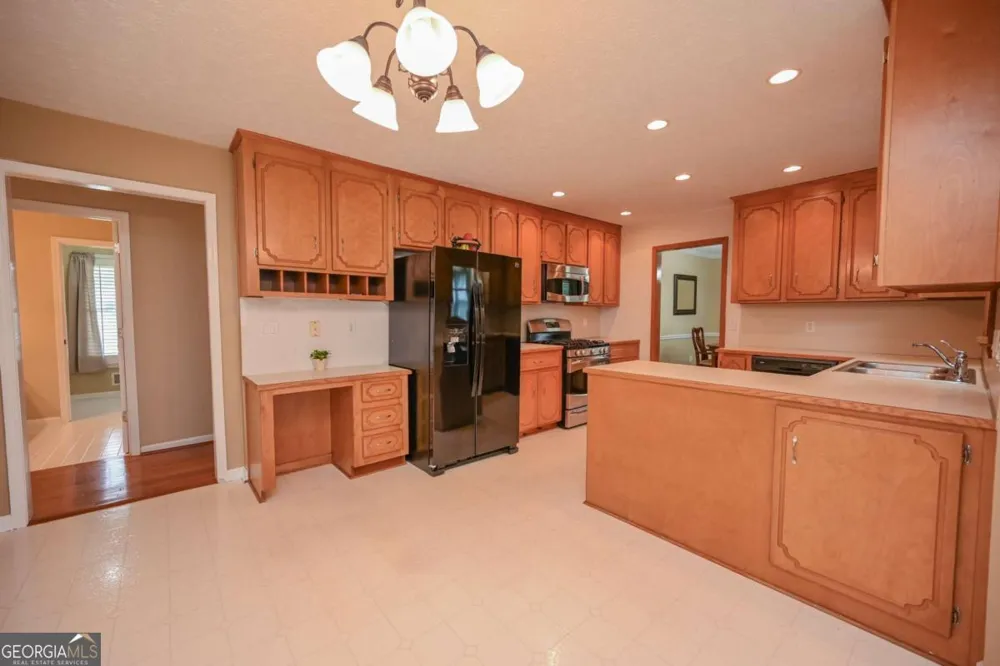 114 Valley Farm LN Acworth, GA 30102